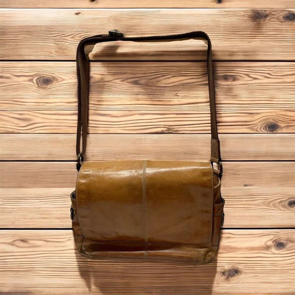 Fossil Brown Leather Magnetic Laptop Messenger Briefcase Bag Distressed